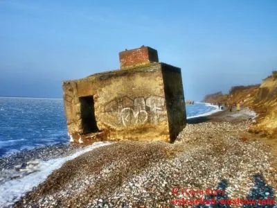 alter Bunker am hohen Ufer von Ostseebad Wustrow nach Niehagen