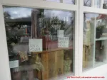 Kattenkes Goorn Blick in Schaufenster links