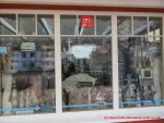 Schatztruhe linkes Schaufenster