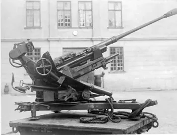 443px 3,7 cm FlaK 39 sida