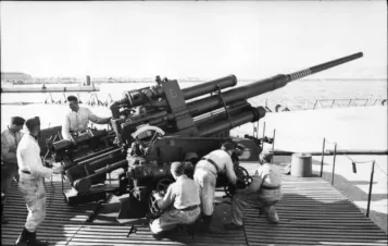 Bundesarchiv Bild 101I 621 2942 17, Schwere 10,5 cm Flak einer Küstenbatterie
