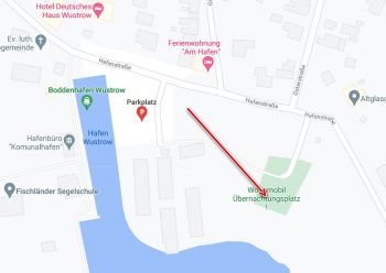 Verkehrsansicht und Stellflächen des Caravan- und PKW-Parkplatzes am Hafen
