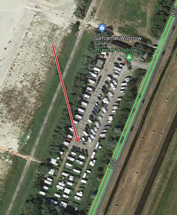 Satellitenaufnahme des Parkplatzes am Surfcenter Wustrow