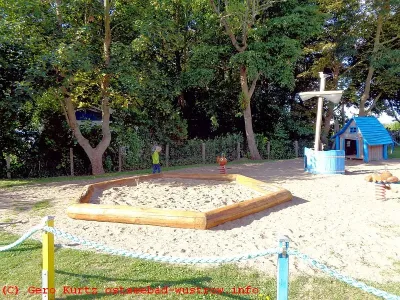 Wustrow Spielplatz am Hafen - Sandkasten