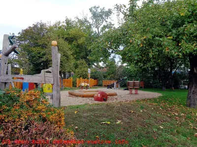 Wustrow Kinderspielplatz Raupe Nimmersatt am Haus des Gastes