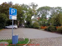 Wustrow Spielplatz am Haus des Gastes - Parkplatz