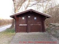 Toilette am Strandaufgang 2  - Toilette von vorne